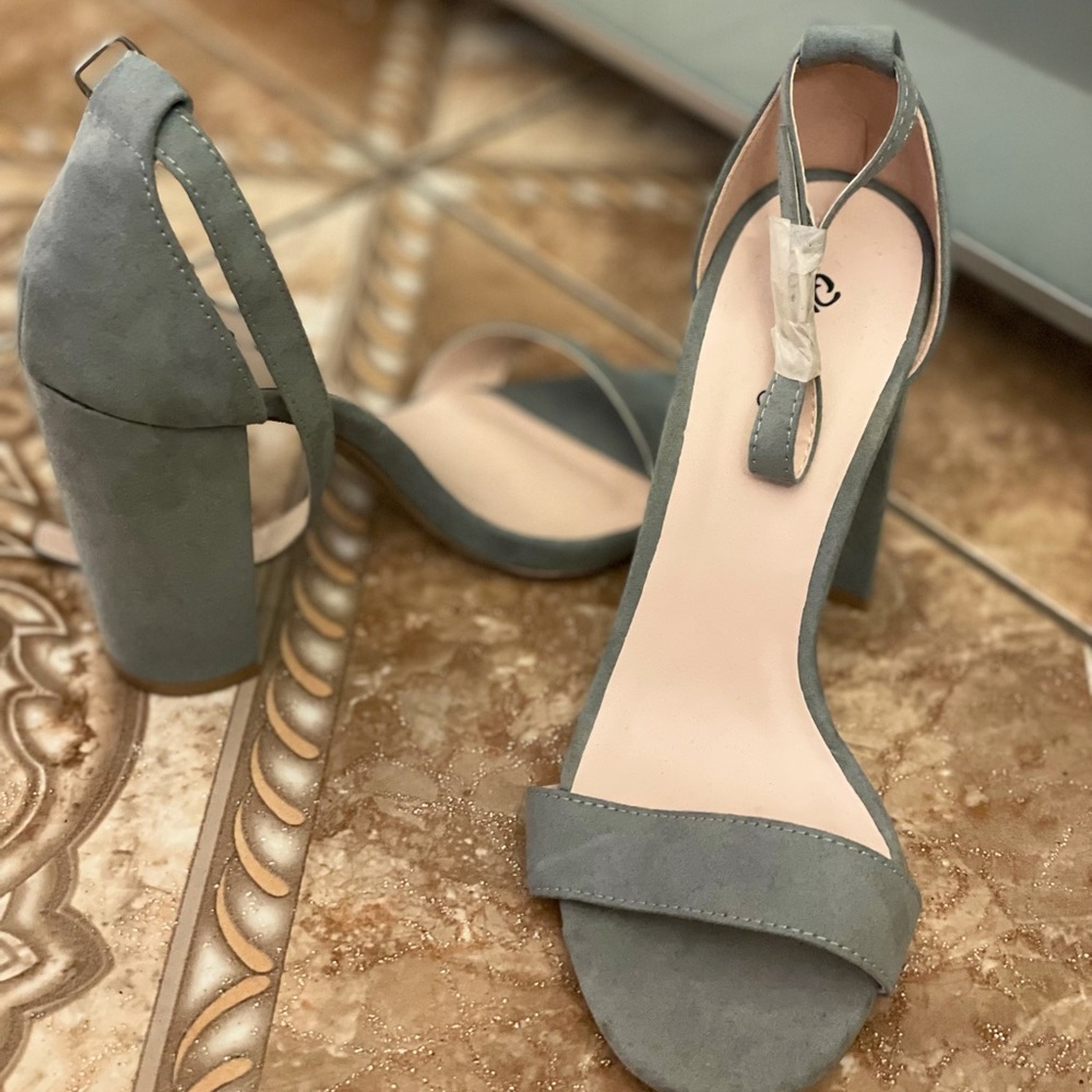 New size 7 high heels